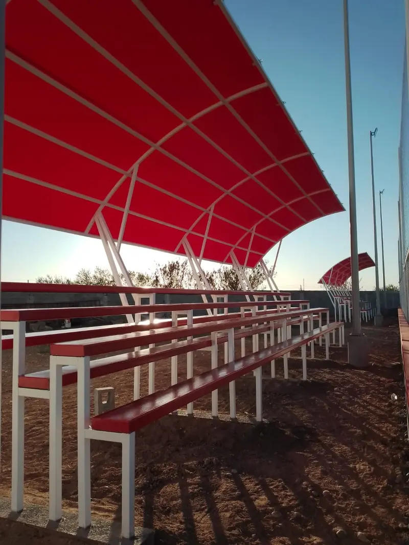 Grada 50 personas con techo curvo de lona - Slide 1